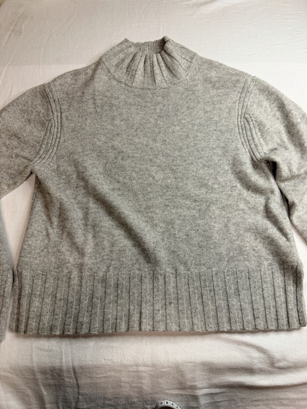 J.Crew Sweater Women’s Large 100% Cashmere Mock Neck Gray Pullover Luxury Soft